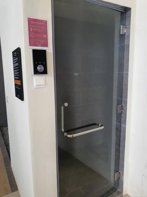 דירות קואלה לומפור Infinity Pool/ Lucentia Bbcc, Near Lalaport, Pnb118, Klcc מראה חיצוני תמונה